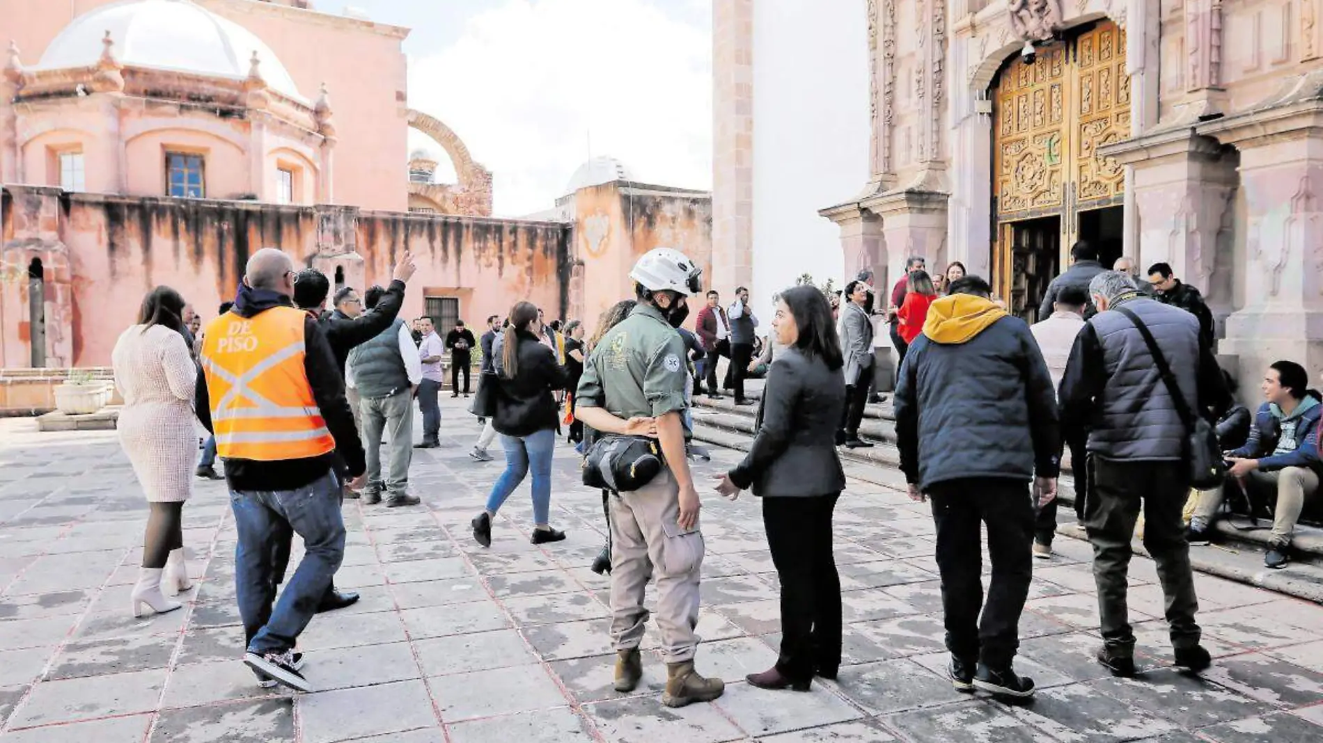 Desalojo del Congreso del Estado tras sismo